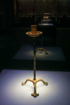 文物辽代竹节铜烛台