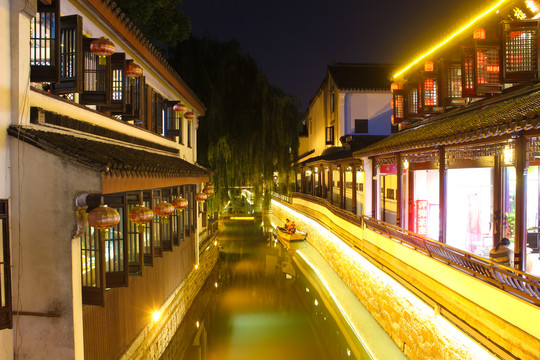 苏州平江路夜景