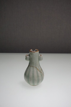 陶瓷明万成化青釉双耳瓶