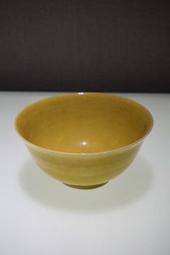 陶瓷明正德黄釉碗