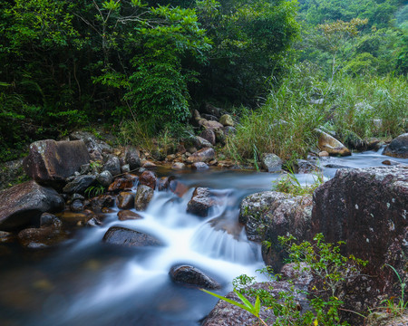 水