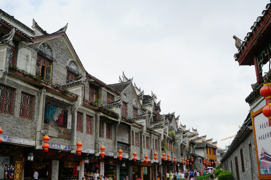 凤凰古城步行街的建筑