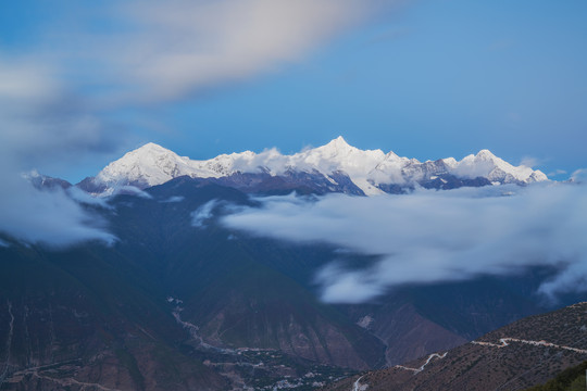 中国云南省梅里雪山旅游风光