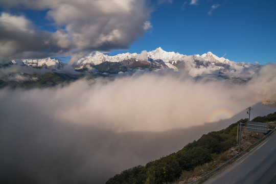 中国云南省梅里雪山旅游风光