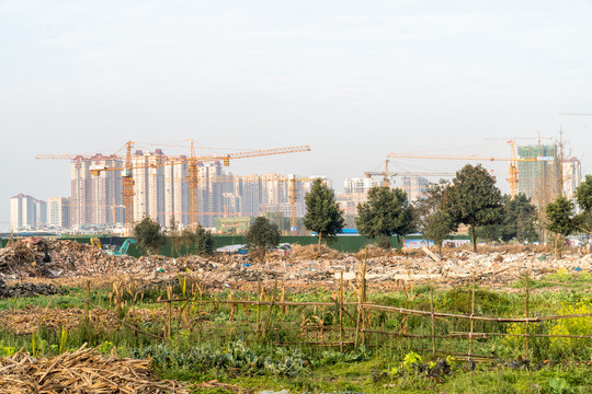 城乡结合部建筑工地
