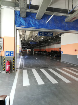 淄博北站的地下通道