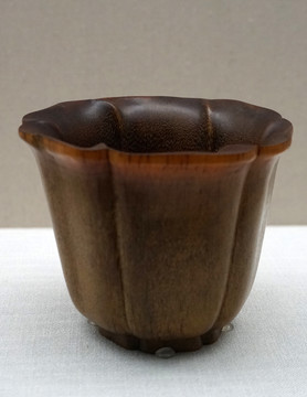 犀角雕葵花式杯