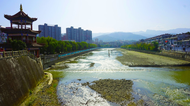 竹溪公园广场河道