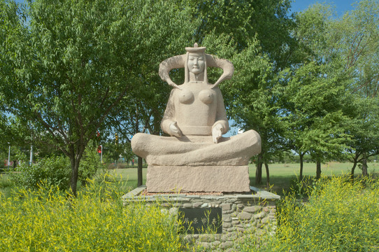 草原母亲雕像