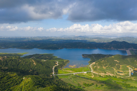 青岛百果山景区湖泊