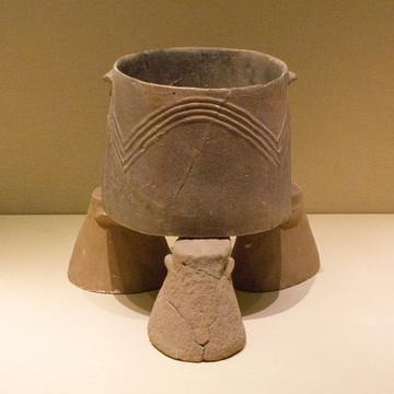 新石器时代陶盂及陶支架