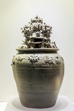 西晋青瓷鸟兽人物堆塑罐