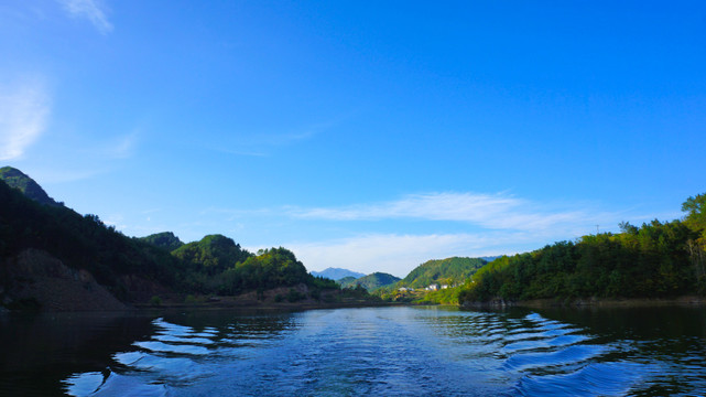 龙坝水库水浪