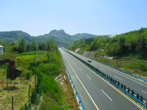 龙坝高速公路