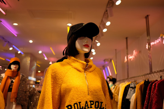 女装