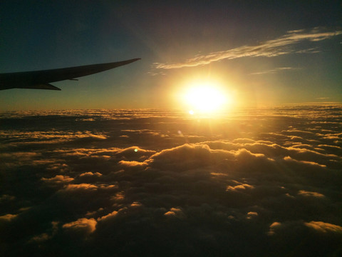 飞机上的云海