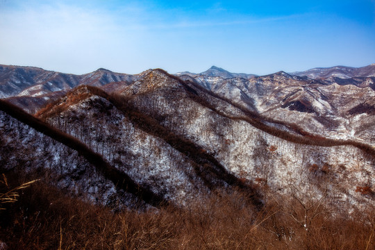 山林冬景