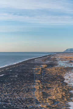 冰岛黑沙滩教堂海滩黄昏风景