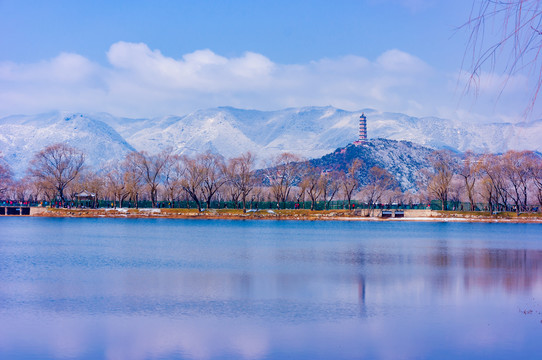 春雪后的玉泉山