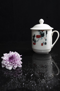 白瓷茶杯