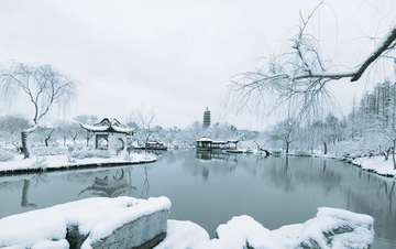 扬州瘦西湖雪景