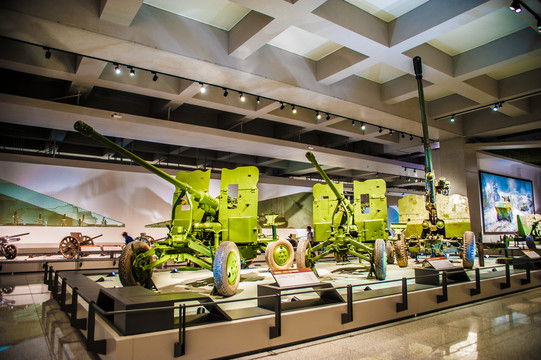 军事博物馆武器展示高射炮