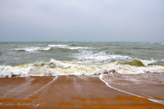 海浪沙滩