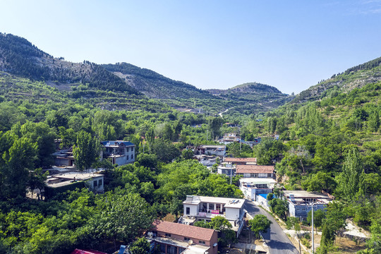 鲁南小山村