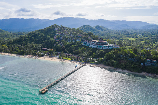 热带海岛海岸线航拍