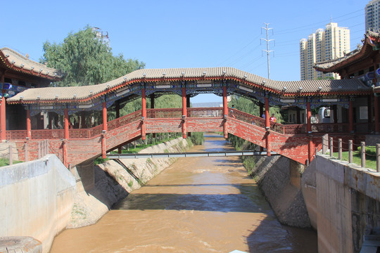中国甘肃兰州水车博览园卧桥