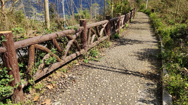 鹅卵石路