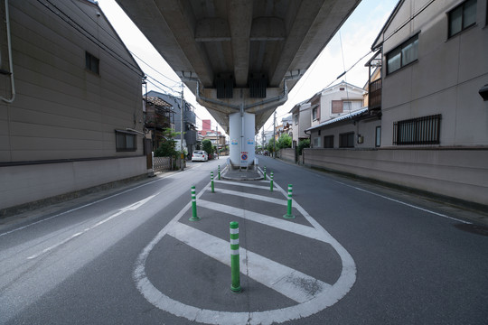 日本城市街道和高架桥