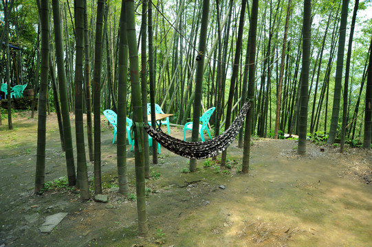 竹林吊床露营地