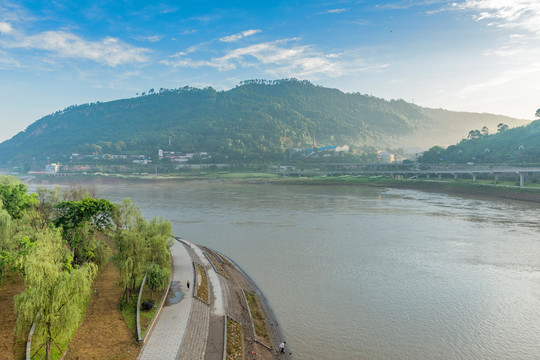 美丽的宜宾岷江休闲道