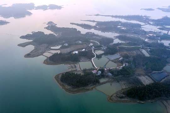 烟波浩渺南湾湖