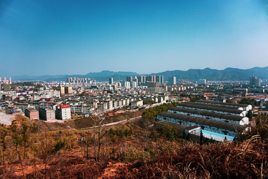 山城远山俯瞰城市