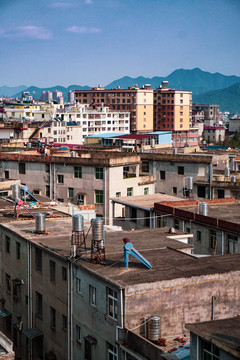 山城高山俯瞰城市