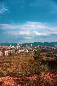 山城高山俯瞰城市