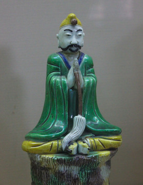 陶瓷济公像
