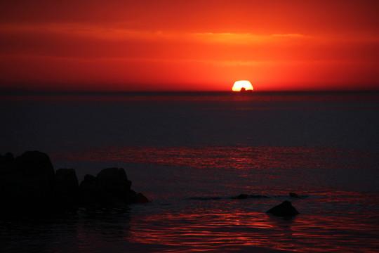 海上日出