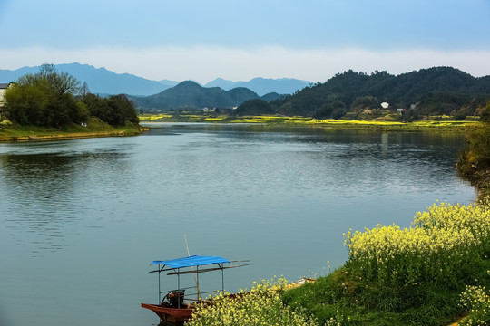 中国皖南山区自然风光和古村落