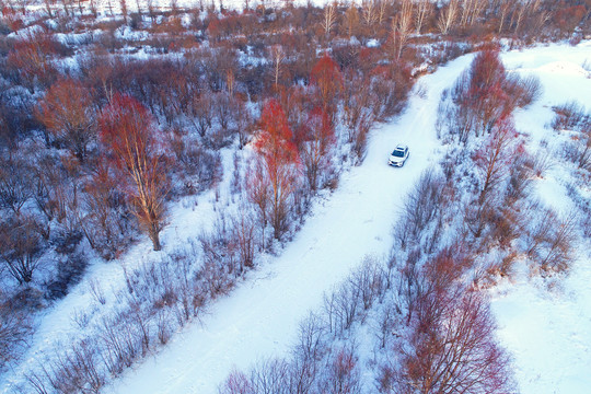 大兴安岭雪河风光