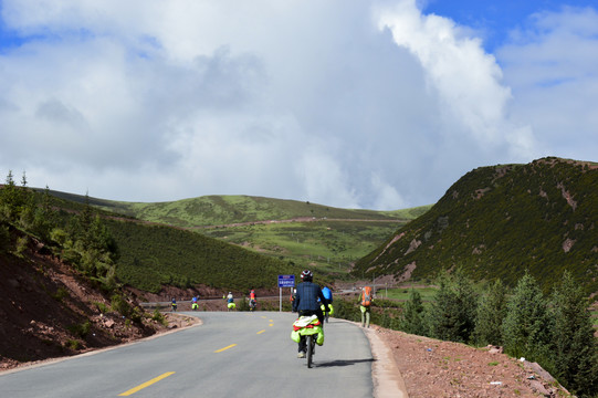 西藏徒步公路旅行骑行