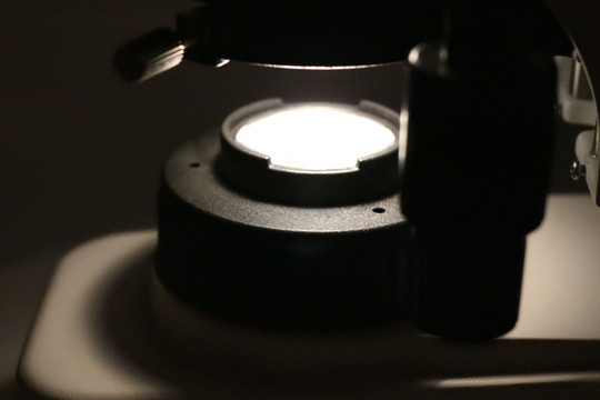 显微镜光源灯光科学仪器实验