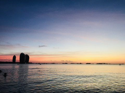 三亚湾晚霞黄昏海景