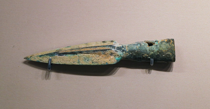 卡约文化铜矛
