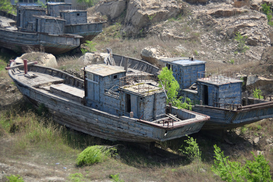 废弃的渔船渔港