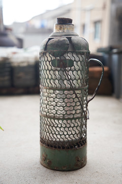 老旧的热水瓶