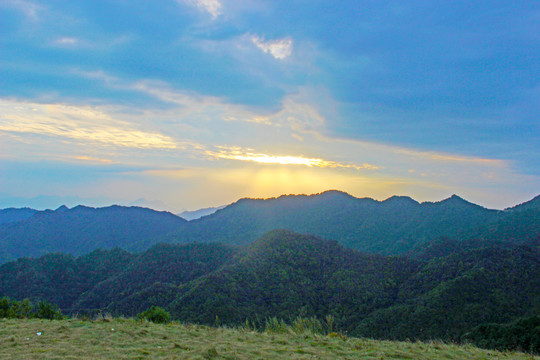 十八里长峡风光