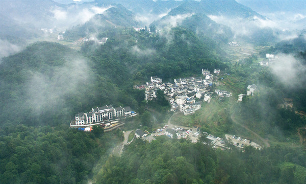 云漫大山村